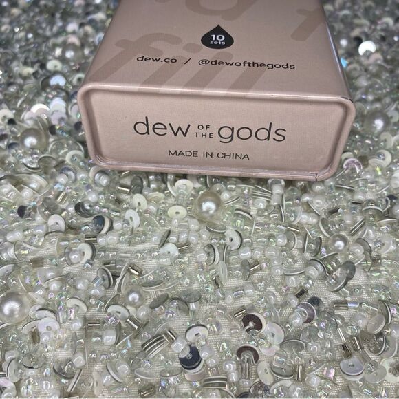 Dew of the GODS - FILLA - collagen volumizing under eye pads - pack of 9. - Picture 4 of 5